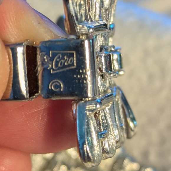 Vintage Coro Pegasus Bracelet - Picture 2 of 3